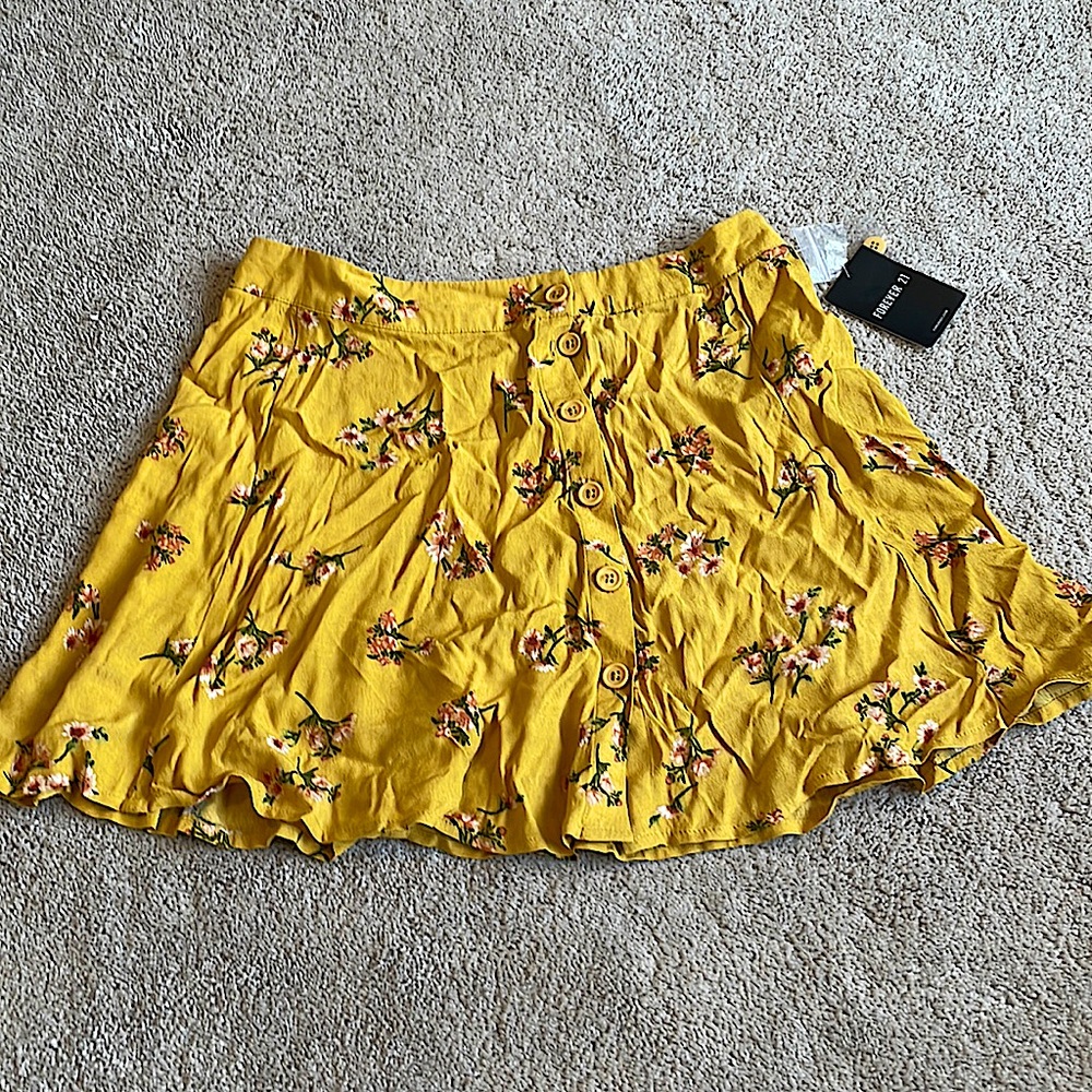 NEW forever 21 floral skirt size medium